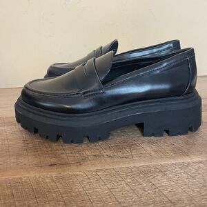 H&M Chunky Loafer women’s size 8 black shoes
